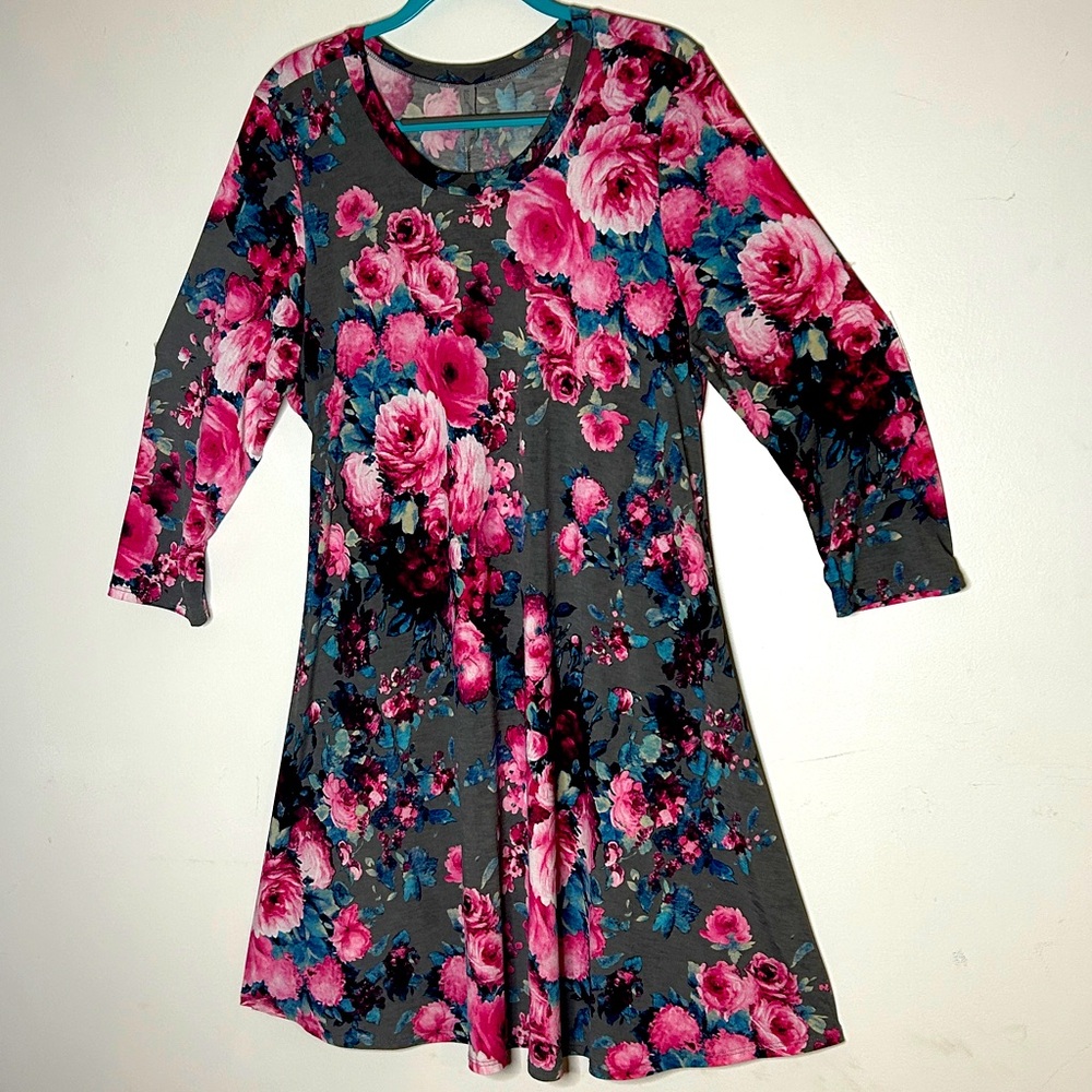 HONEYME Stretch Mini Dress Flirty Gray and Pink Roses
